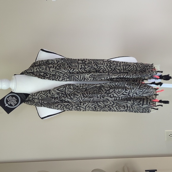 NEW The Perfectly Adjusted Scarf Tassel Pre-Made Ready to Wear Black - Picture 6 of 15